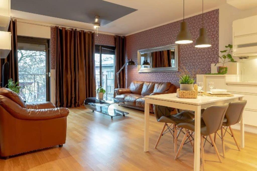 Uroczy Apartament - Angel City Krakau Exterior foto